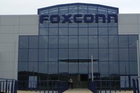 Công ty gia công iPhone lần đầu tiên bị giảm doanh thu