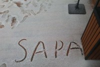 Ngỡ Sa Pa có tuyết, du khách đứng ngồi không yên