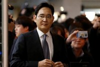 Ông Lee Jae-yong trước phiên điều trần tại Quốc hội tháng 12/2016. Ảnh: Reuters