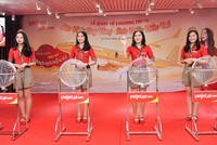 Vietjet trao thưởng máy bay vàng 1kg cho hành khách bay chuyến TP. HCM - Nha Trang
