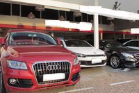 Kinh doanh xe cũ loại đang chật vật vì mức giá chung của thị trường xe hơi giảm, chỉ bộ phận xe giá thấp có doanh số tốt.