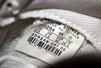 Tuy được đánh giá cao hơn "Made in China" song hàng hóa có xuất xứ Việt Nam nhìn chung vẫn ở nhóm dưới trong 52 nền sản xuất được khảo sát.