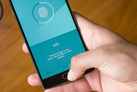 Cảm biến vân tay đang là tính năng được yêu thích trên điện thoại.
