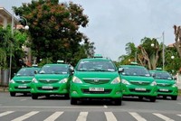Chủ tịch Mai Linh cho rằng sự xuất hiện ngày càng nhiều của Uber và Grab tại những thành phố lớn là nguyên nhân dẫn đến tình cảnh khó khăn của các hãng taxi truyền thống.