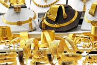 Giá vàng "bốc hơi" hơn 200.000 đồng/lượng trong tuần qua