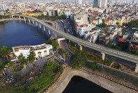 Tuyến đường sắt Cát Linh - Hà Đông đi qua đoạn Hoàng Cầu. Ảnh: Giang Huy