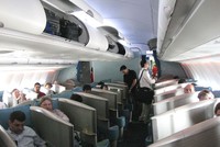 Hành khách cần có ý thức bảo vệ tài sản của mình khi đặt trên khoang hành lý. Ảnh minh họa: Đ.Loan