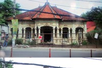 Biệt thự gần 100 tuổi hoang phế giữa Sài Gòn