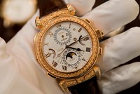 100.000 giờ chế tác đồng hồ 2,5 triệu đôla