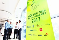 Hinh ảnh ngày đầu tiên chấm giải Báo cáo thường niên năm 2017