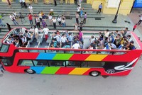 Xe bus 2 tầng mui trần đầu tiên phục vụ du khách tham quan Thủ đô 