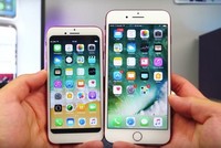 Mặt trước của iPhone 8 nhái (trái) và một chiếc iPhone 7 Plus hàng “xịn”