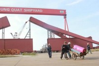 Nhà máy đóng tàu Dung Quất là một trong hai dự án sẽ phá sản của PetroVietnam. Ảnh: PV