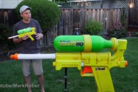 Sức mạnh của súng bắn nước lớn nhất thế giới