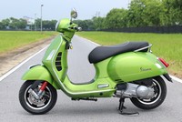 Vespa GTS300 tích hợp công nghệ kiểm soát lực kéo ASR. 