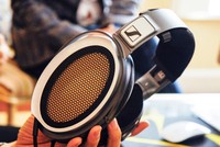 Tai nghe giá 1,7 tỷ đồng tại Việt Nam