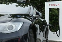 Tesla đạt doanh thu quý trước gấp đôi cùng kỳ năm ngoái. Ảnh: AFP