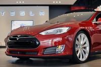 (Nguồn: Bloomberg News)