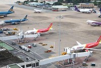 Các hãng hàng không đang cạnh tranh mạnh mẽ về giá vé máy bay. Ảnh: Xuân Hoa. 