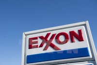 Biểu tượng của Tập đoàn dầu khí Mỹ ExxonMobil tại Woodbridge, bang Virginia. (Nguồn: AFP/TTXVN)