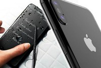 Với nhiều người, Galaxy Note 8 và iPhone 8 là đối thủ chính của nhau.