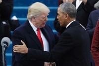 Tổng thống Trump và người tiền nhiệm Obama trong ngày nhậm chức của ông Trump. Ảnh: AP.