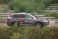 Mitubishi giảm giá cho bản 2.0 STD 2016.