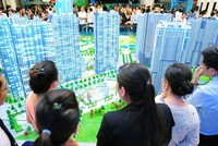 Nhiều môi giới bất động sản nhận khoản hoa hồng thực tế rất thấp. Ảnh minh họa: Vũ Lê.