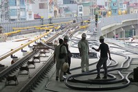 Các công trường đường sắt rất ít công nhân làm việc. Ảnh: Báo giao thông. 