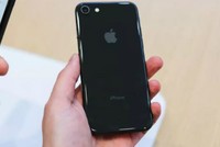Mặt kính iPhone 8 đắt hơn cả màn hình