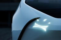 Tạo hình tinh nghịch của đèn pha trên Concept-i. Ảnh: Toyota.