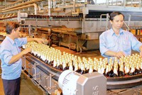 Giá bia có thể tăng vì dán tem. 