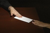 Trưởng phòng thanh tra Cục thuế tỉnh Bình Định bị bắt quả tang nhận hối lộ