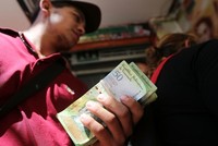 Đồng bolivar của Venezuela gần như chẳng còn giá trị. Ảnh: WISC