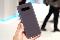 5 smartphone đáng chú ý bán trong tháng 12