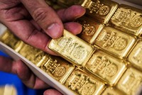 Sáng 13/12, giá vàng đồng loạt giảm