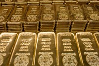 Giá vàng hôm nay (6/2): Chứng khoán lao dốc, tiền chảy mạnh sang vàng