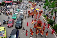 Hà Nội: Dân làng cổ trẩy hội trên con đường 'đắt nhất hành tinh'