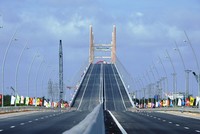 Cầu Bạch Đằng. Ảnh: Minh Cương,