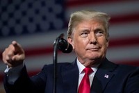 Tổng thống Mỹ Donald Trump phát biểu tại một sự kiện ở Florida hôm 31/7. Ảnh: AFP.