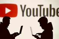 Các nội dung người dùng chia sẻ lên Internet sẽ bị kiểm duyệt chặt chẽ hơn tại châu Âu. Ảnh: Quartz.