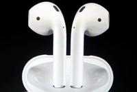 Tai nghe AirPods của Apple sản xuất tại Trung Quốc. Ảnh: Apple.