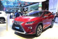 Lexus RX350L bản 7 chỗ tại triển lãm ôtô Việt Nam 2018. 


