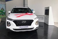Santa Fe 2019 trưng bày tại một đại lý ở Hà Nội.