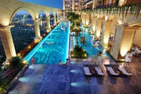 Hồ bơi nước mặn rộng tới hơn 1.000 m2 đầu tiên tại quận 2, TP.HCM cùng 3.000m2 tiện ích xung quanh hồ bơi đã thực sự biến Rome by Diamond trở thành thiên đường nghỉ dưỡng cho cư dân.