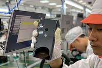 Smartphone đầu tiên của Vingroup lộ diện