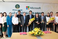 Lãnh đạo Phú Long và Microsoft Việt Nam chụp ảnh lưu niệm.
