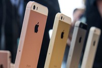 Apple 'xả' iPhone SE tồn kho giá 249 USD