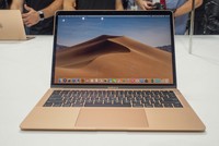 MacBook Air 2018 tân trang giá tương đương iPhone XS