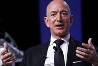 Ông chủ Amazon - Jeff Bezos trong một sự kiện hồi tháng 9 năm ngoái. Ảnh: AFP.